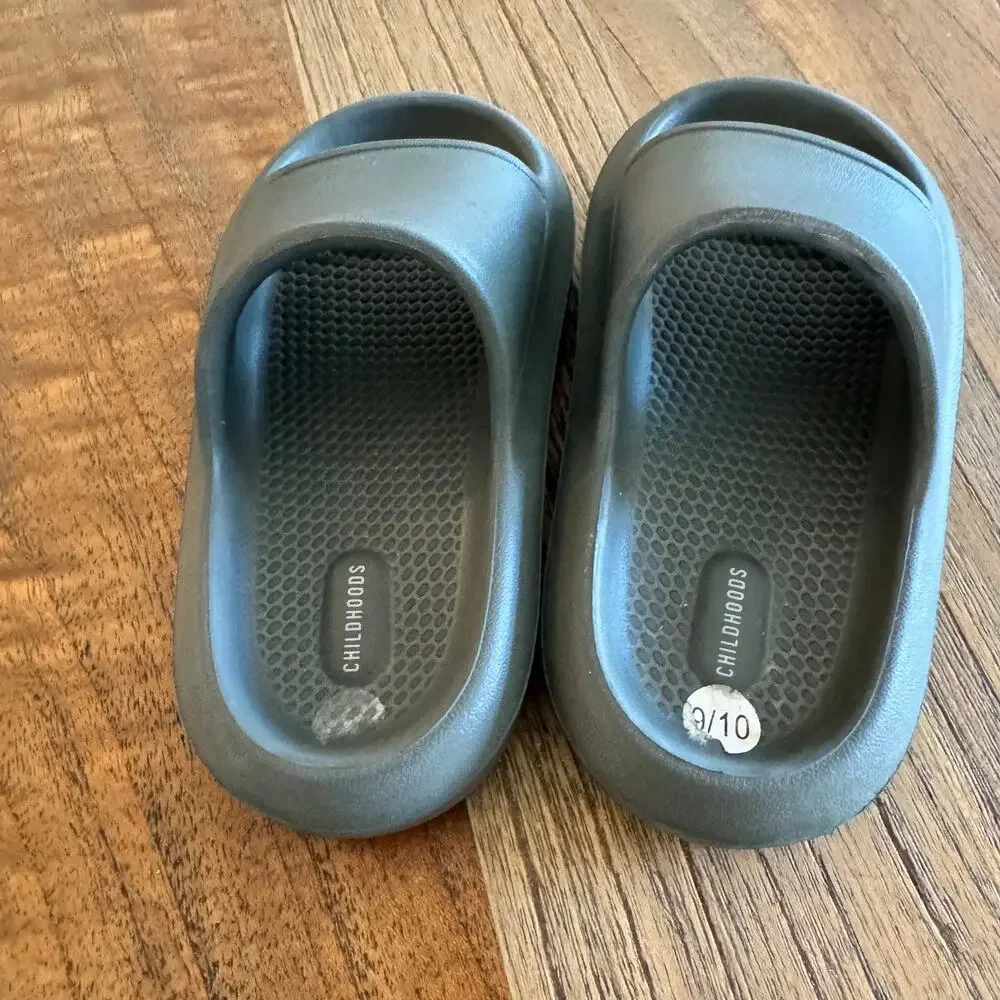 Childhoods Clothing Toddler Slides - Size 9/10
